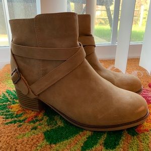 Children’s Place Light Brown Boots with Heel